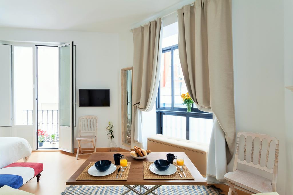 Hostly Acetres 1A Loft In City Center, Comunal Terrace, Fibre,Parking Optional セビリア エクステリア 写真