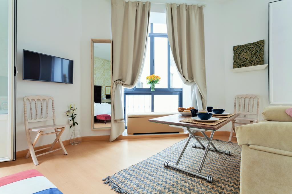Hostly Acetres 1A Loft In City Center, Comunal Terrace, Fibre,Parking Optional セビリア エクステリア 写真