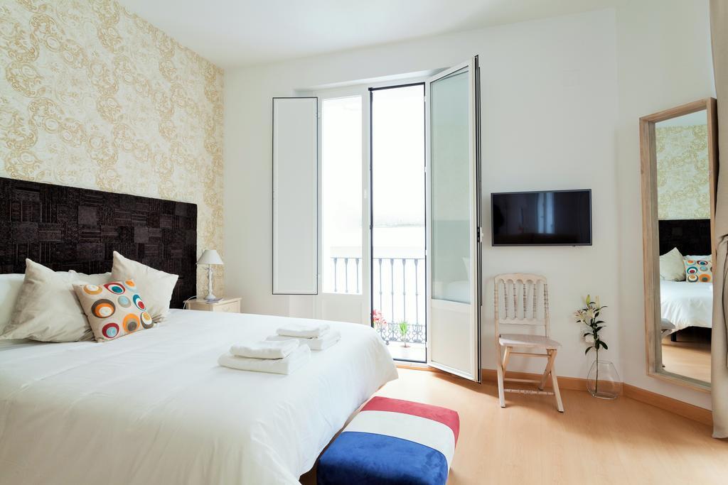 Hostly Acetres 1A Loft In City Center, Comunal Terrace, Fibre,Parking Optional セビリア エクステリア 写真